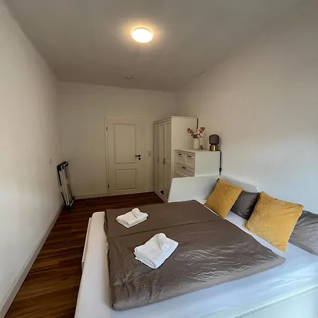 Business, Family & Friends I Zentrumsnah L Ruhig I Waschmaschine I Balkon Lägenhet