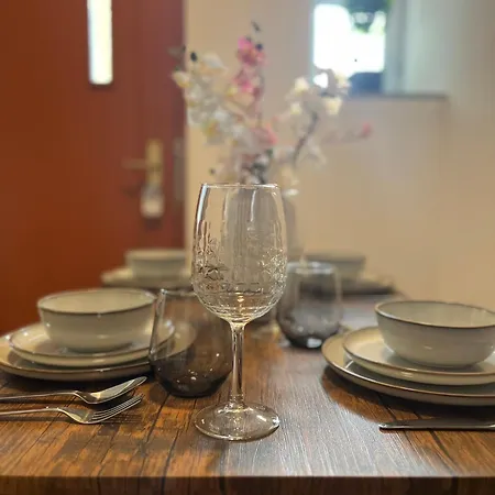 Family, Friends&business I Zentrumsnah L Ruhig I Waschmaschine I Balkon Apartment *